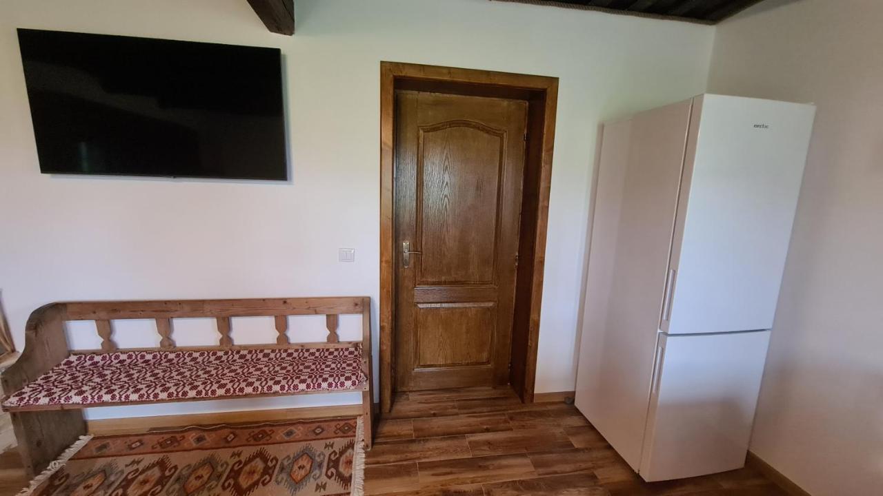Casa Bunicilor Din Oncesti Onceşti Exterior foto