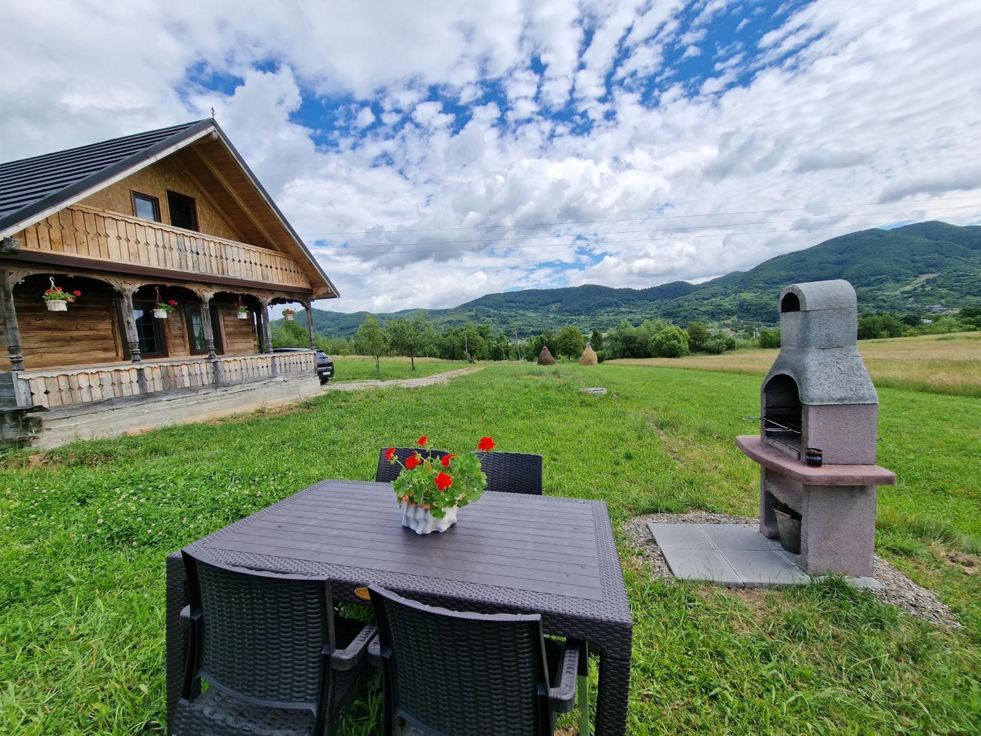 Casa Bunicilor Din Oncesti Onceşti Exterior foto